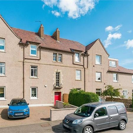 Self Catering 2 Bedroom Flat, Frequent Buses, 1-Minute Walk To Bus Stop, 20 Minutes To City Center Edinburgh Eksteriør bilde